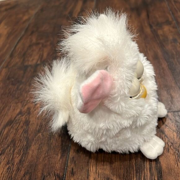 Furby 1998 Original 1st Generation White Snowball 70-800 New no box - Picture 3 of 11
